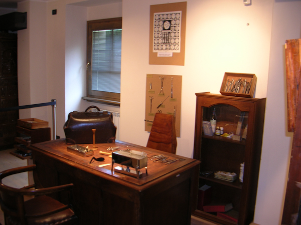 Museo Camillo Golgi Corteno - Ambulatorio medico - ambulatorio_medico.jpg ambulatorio_medico.jpg